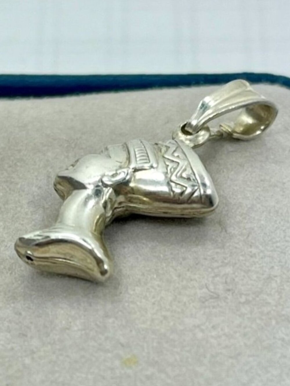 Vintage 925 Sterling Silver Nefertiti 3D Pendant Made in Italy - Picture 4 of 6